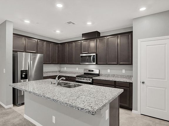 5th image of 502 Sonoma Range St