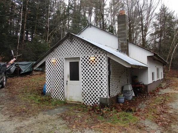 36 Falls Road, Deering, NH 03244