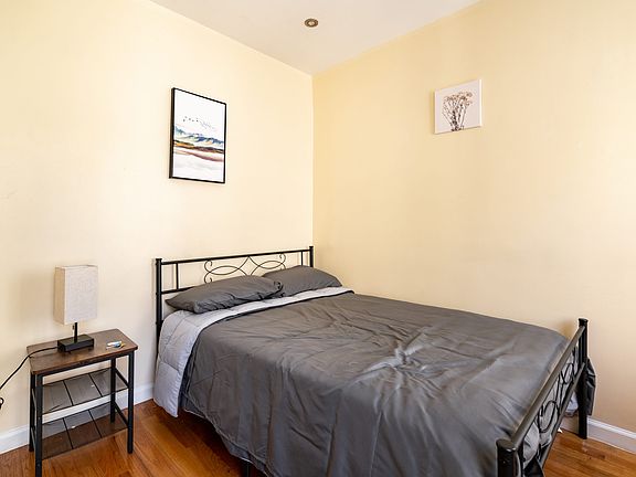 2nd image of 15 W 107th St #301