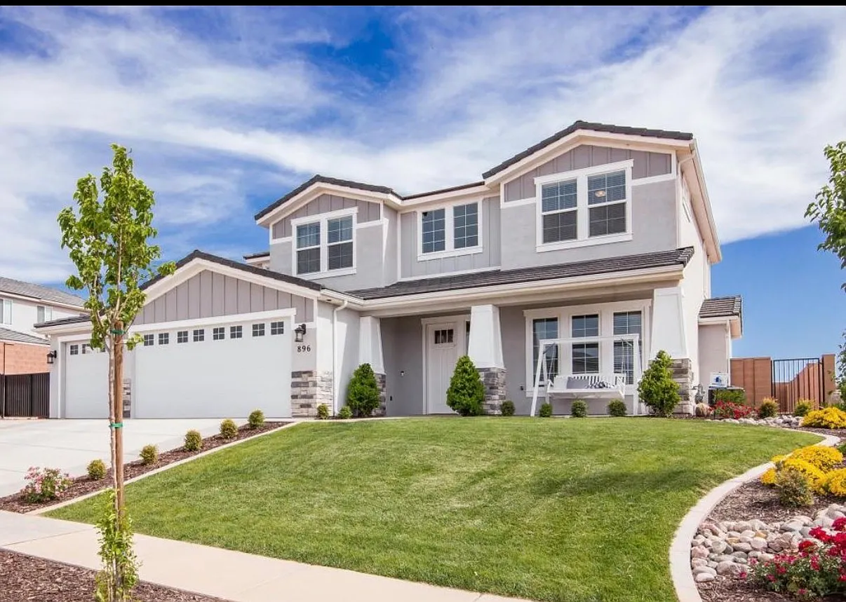 5 bed, 3915 sqft, $4,500 — Photo 2