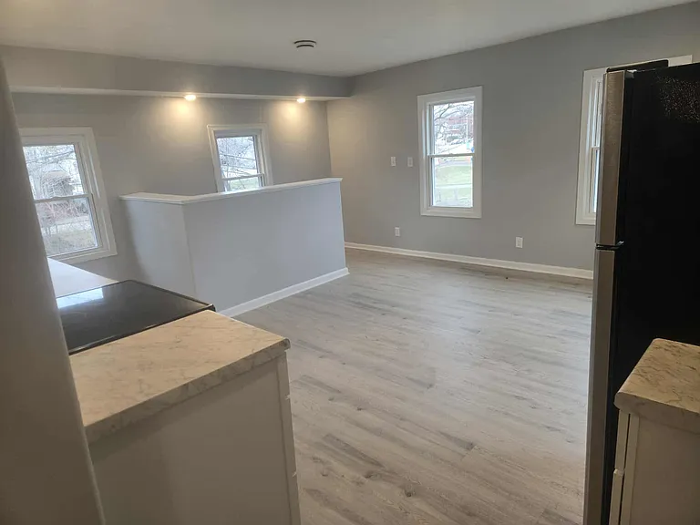209 Granite St #1F — Photo 4
