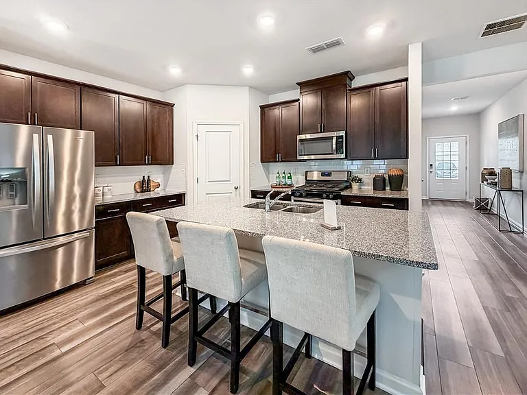 5836 Hackberry Ln — Photo 13