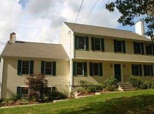 85 Old Richardson St, Uxbridge, MA 01569