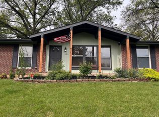 1121 King Carey Dr, Saint Louis, MO 63146