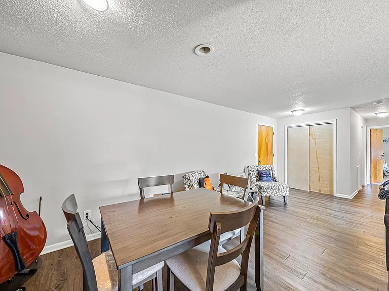 Heatherstone Apartments — Photo 31