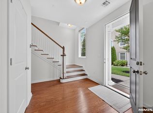 27 Roosevelt Dr, Wood Ridge, NJ 07075