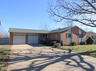 417 Fairdale Rd, Salina, KS 67401