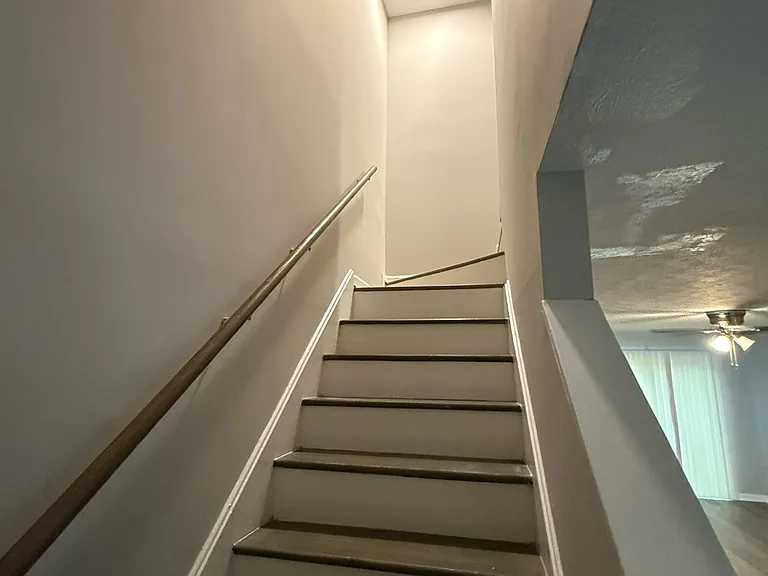 1008 Hopkins Xing — Photo 4