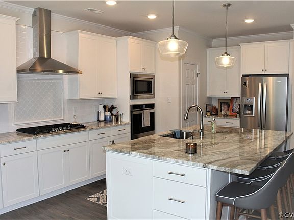 4th image of 12523 Donahue Dr