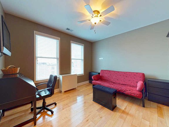 4th image of 930 Curtiss St Unit 305
