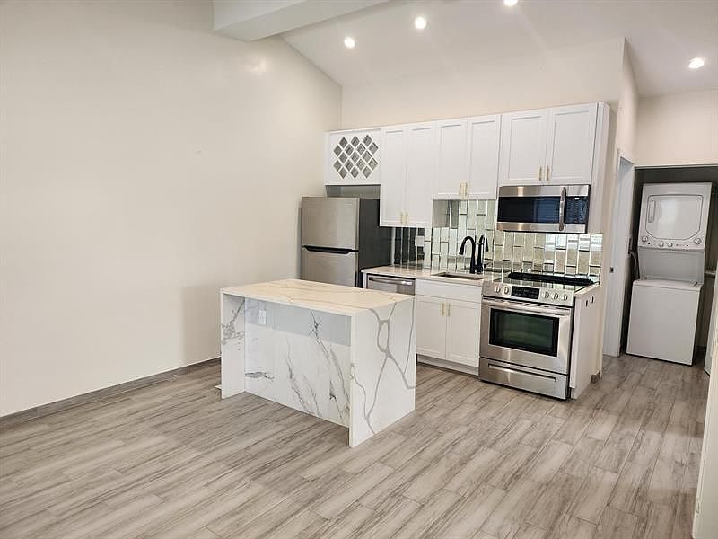 1st image of 315 SW 7th St #1