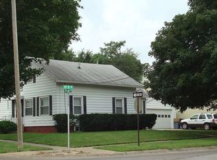 1100 2nd Ave SW, Cedar Rapids, IA 52404