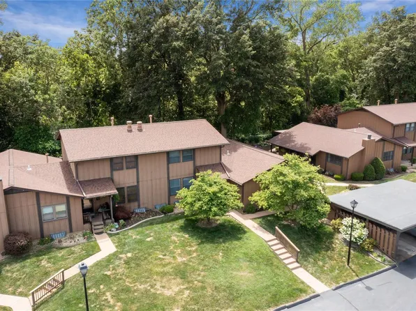 1002 Hampton Ct, Belleville, IL 62223