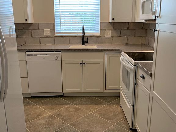 4th image of 6011 Woodford Ct APT 1