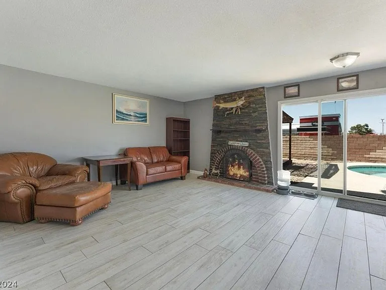 580 Chelsea Dr — Photo 19
