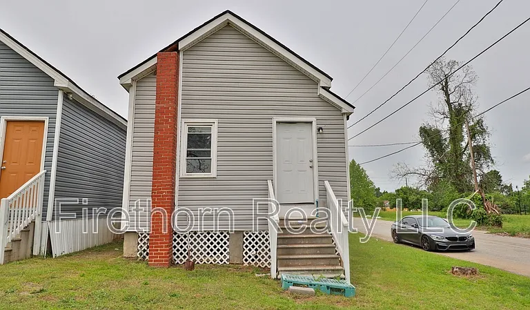 1400 Maple St — Photo 5