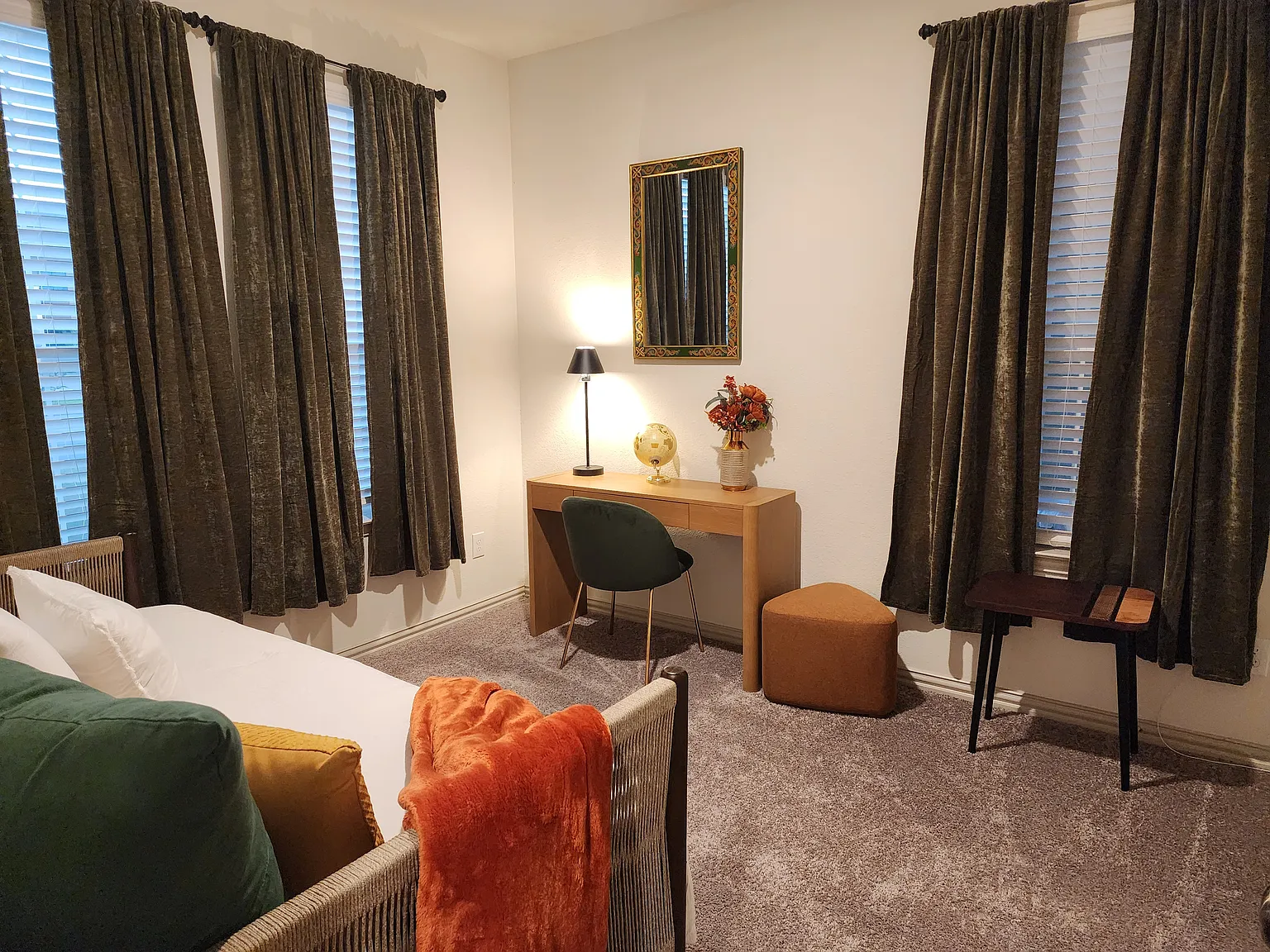 2 bed, 2000 sqft, $2,300 — Photo 3