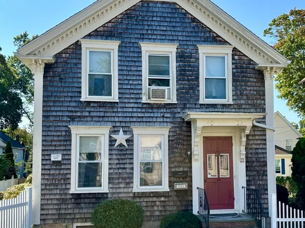 158 Arnold St, New Bedford, MA 02740