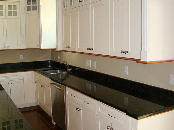 4th image of 435 E 5th St