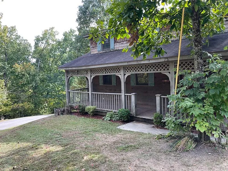233 Raccoon Ridge Ln