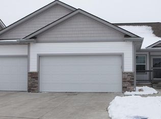 2925 SW Country Ln, Ankeny, IA 50023