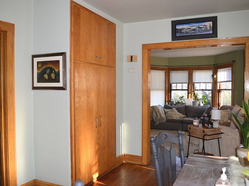 1st image of 434 E Berteau Ave Floor 1