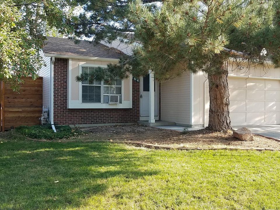 Exterior and front yard