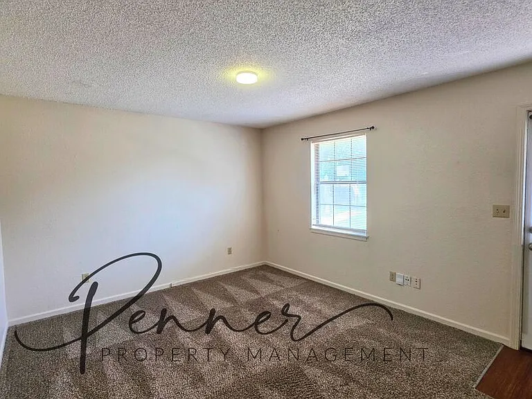 150 NW Zaun Ave — Photo 5
