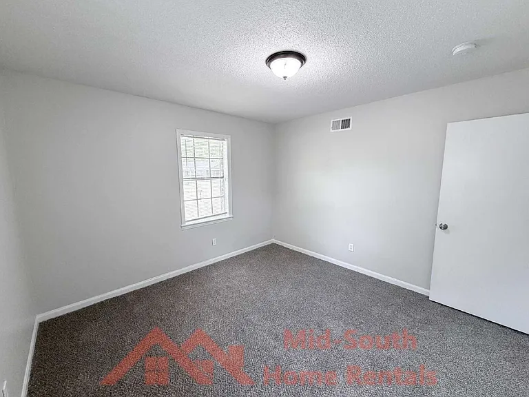 3231 Harvester Ln E — Photo 13