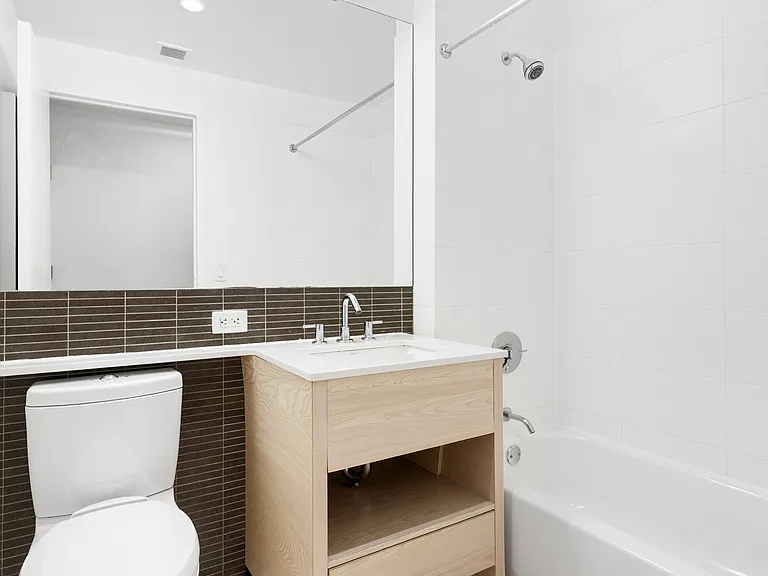 80 Dekalb Ave #26L — Photo 13