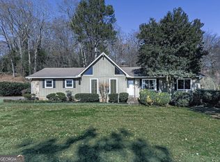 14 Town And Country Dr, Cartersville, GA 30120