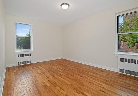 5th image of 6515 Yellowstone Blvd APT 2E