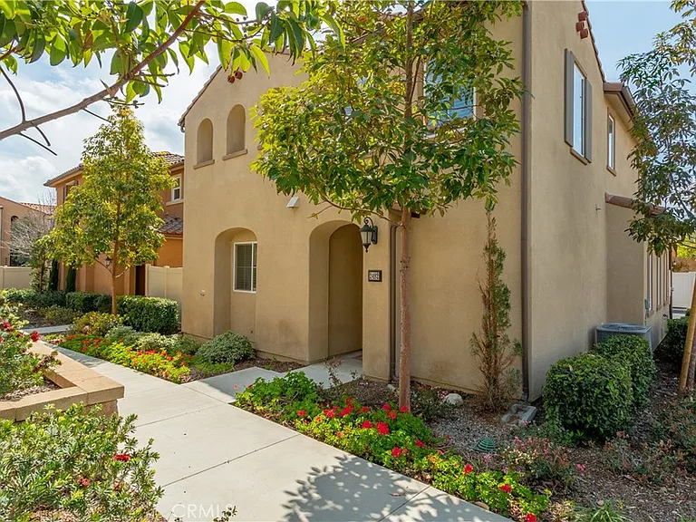 2492 Trojan Way — Photo 2