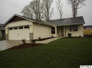 324 W Joy St, Lebanon, OR 97355
