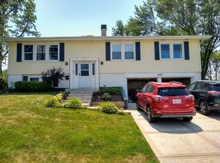 1630 Glen Lake Rd, Hoffman Estates, IL 60169