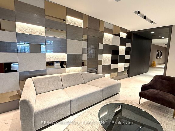 4th image of 55 Duke St W #318