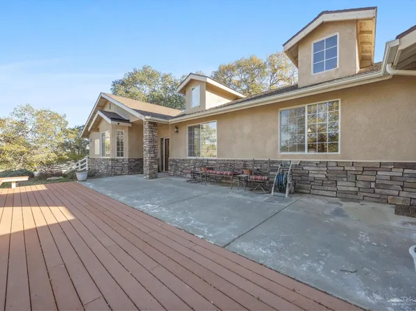 21412 Carriage Dr, Tehachapi, CA 93561
