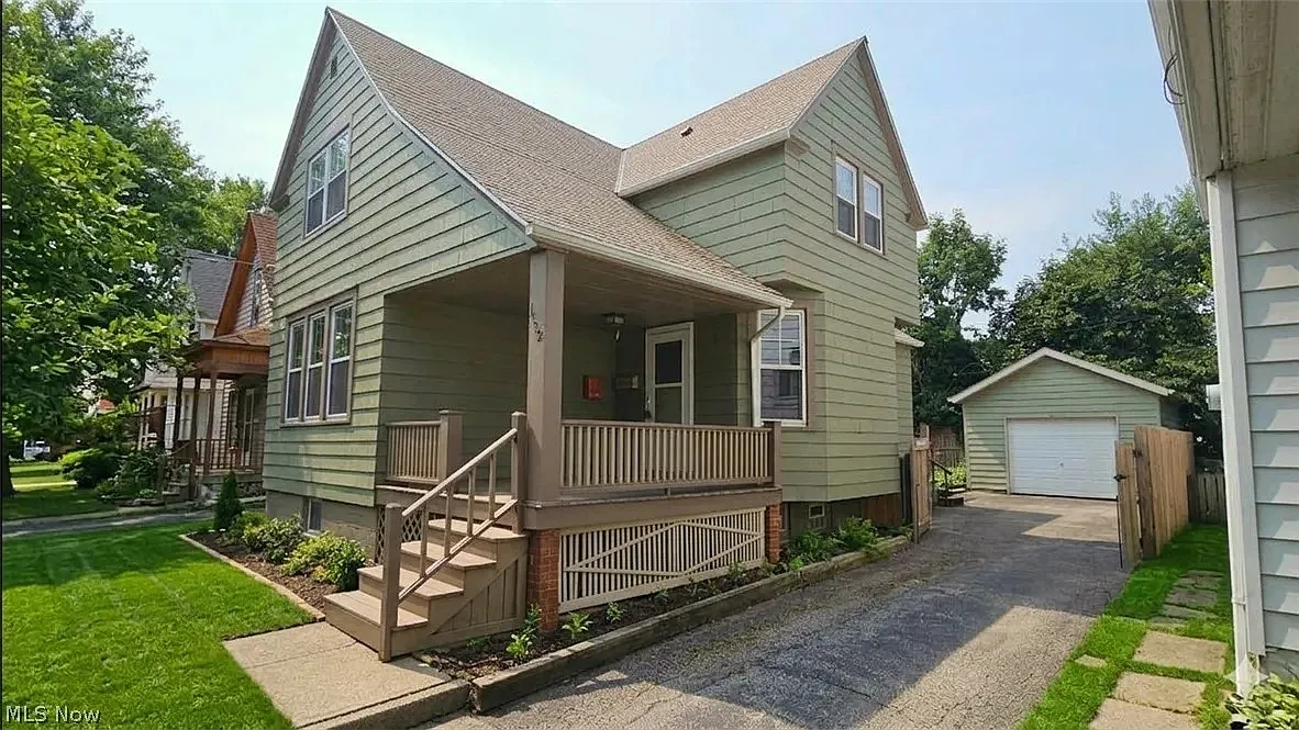 2 bed, 1.5 bath, 1782 sqft, $2,000 — Photo 1