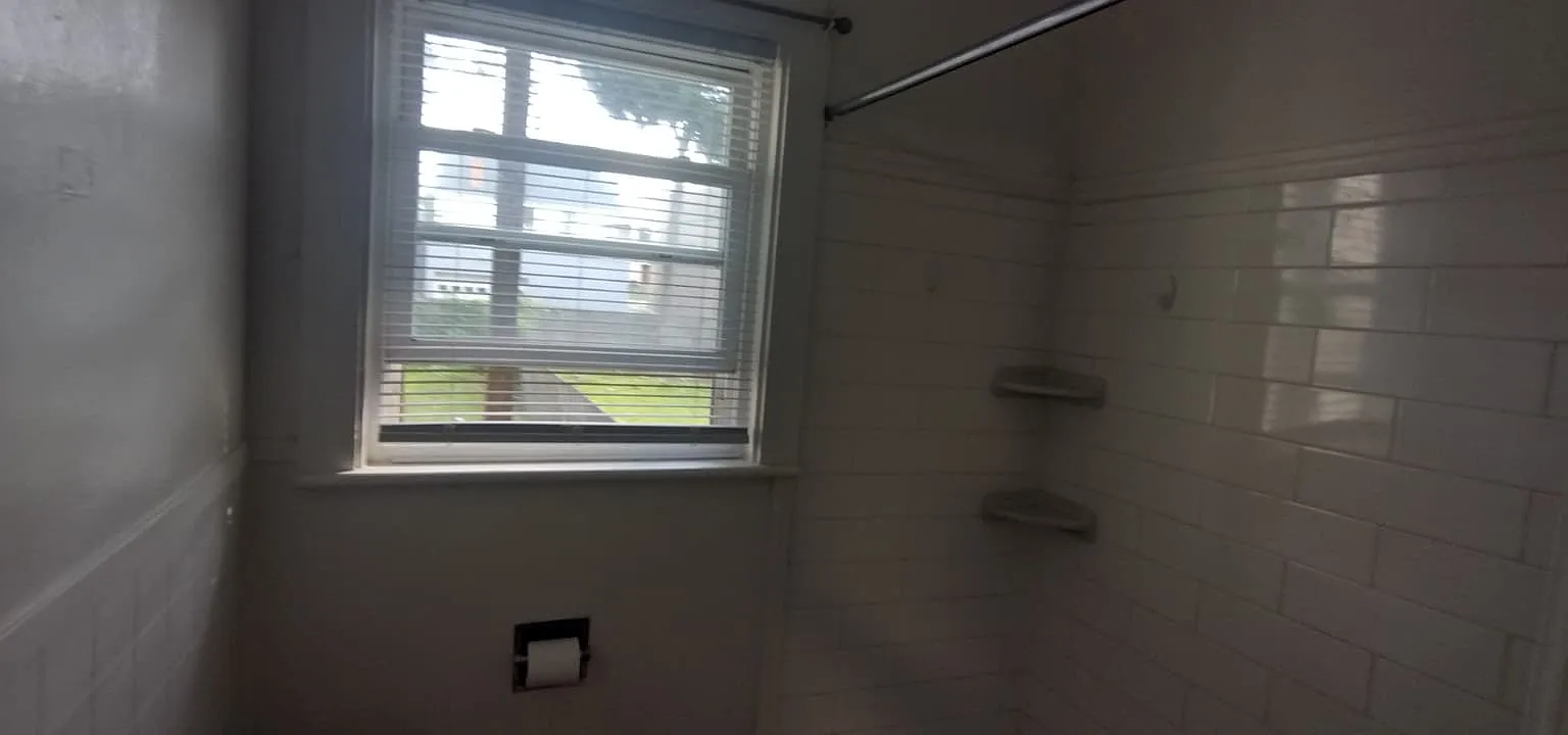 2 bed, $1,400 — Photo 4