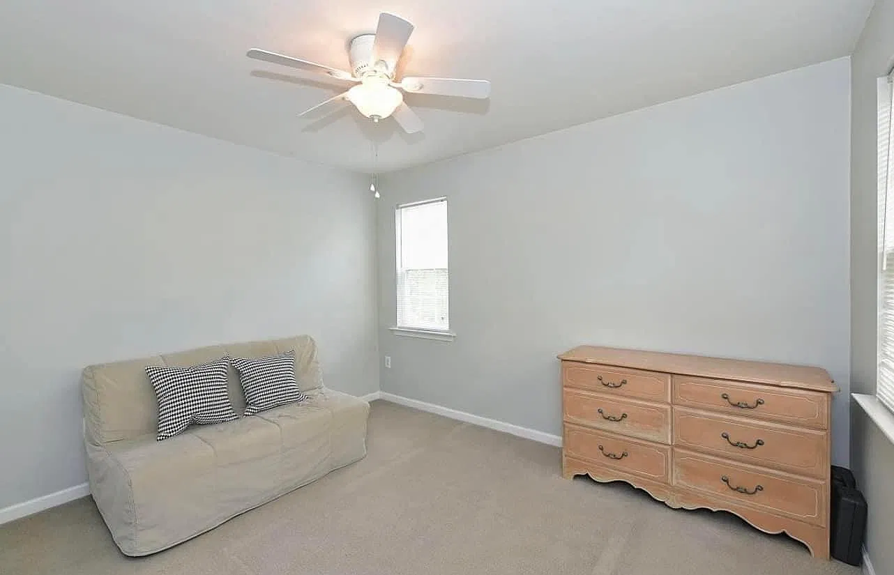 3 bed, 1151 sqft, $750 — Photo 2