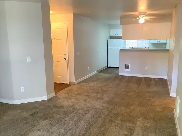 Foster Commons — Photo 6