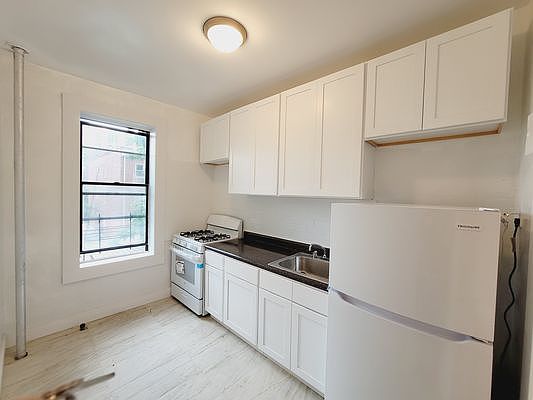 3rd image of 2540 Ocean Ave #B9
