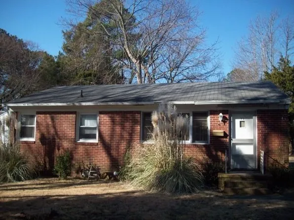 71 Beach Rd, Hampton, VA 23664