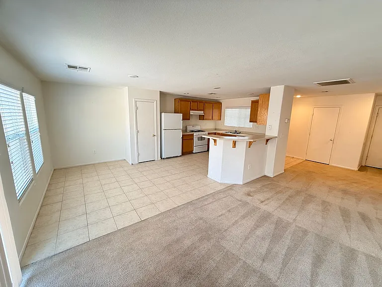 2416 Cockatoo Dr — Photo 6