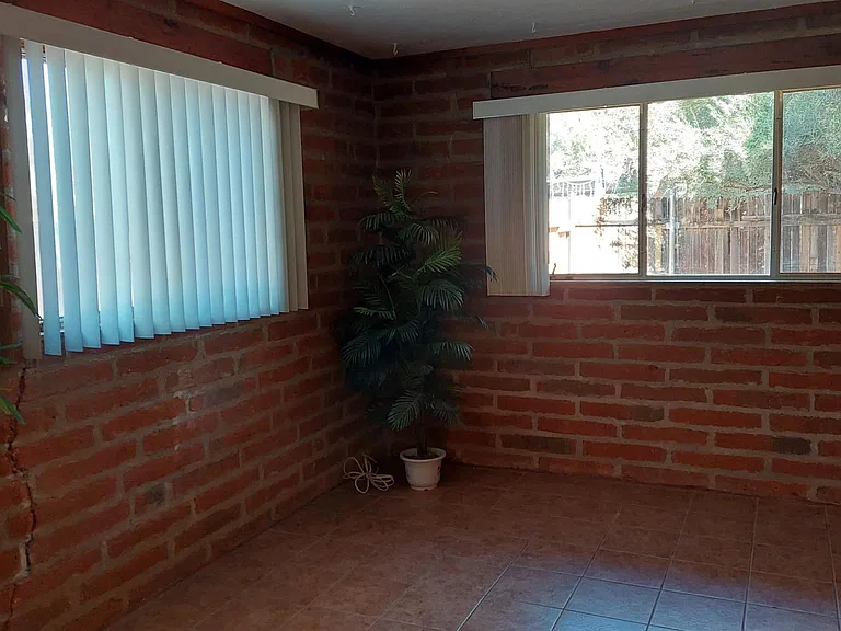 E Blacklidge Dr — Photo 8