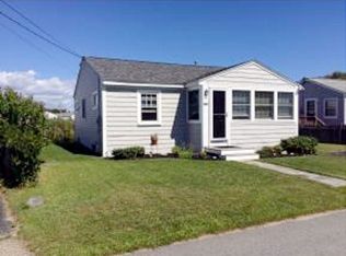 12 Red Coat Ln, Hampton, NH 03842