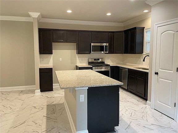 4th image of 265 Hidden Cypress Dr