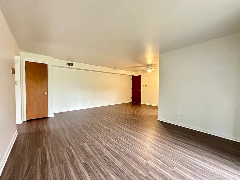 Edgewood Apartments — Photo 26