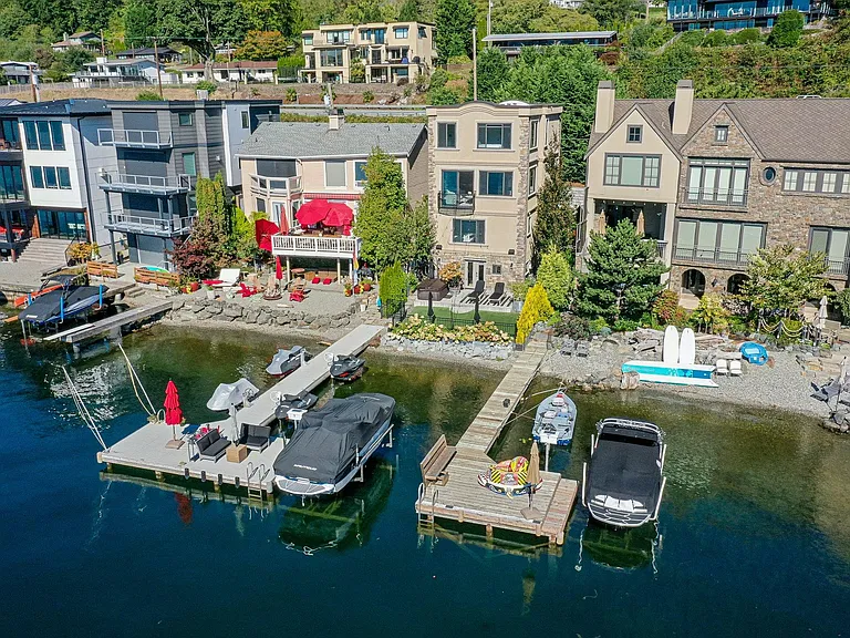 4013 E Lake Sammamish Shore Ln SE — Photo 2