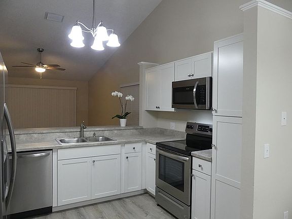 5th image of 1425 Brook Dr